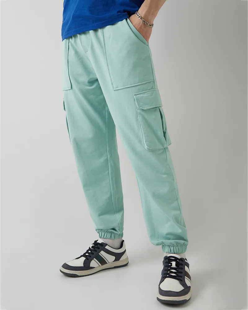 بيواكوف Men's Green Oversized Cargo Warm Joggers